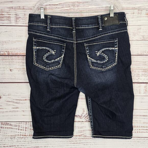 Silver Jeans Shorts Womens Sz 18 Suki Bermuda Denim Embroidered Pockets Mid Rise - Picture 2 of 10